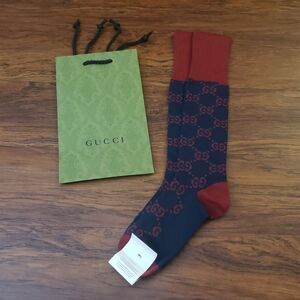 Gucci Men's GG Interlocking Red C Navy Cotton Socks Size Medium Brand New